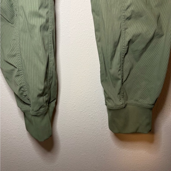 Lululemon Dance Studio Jogger in Green Twill - Picture 4 of 7